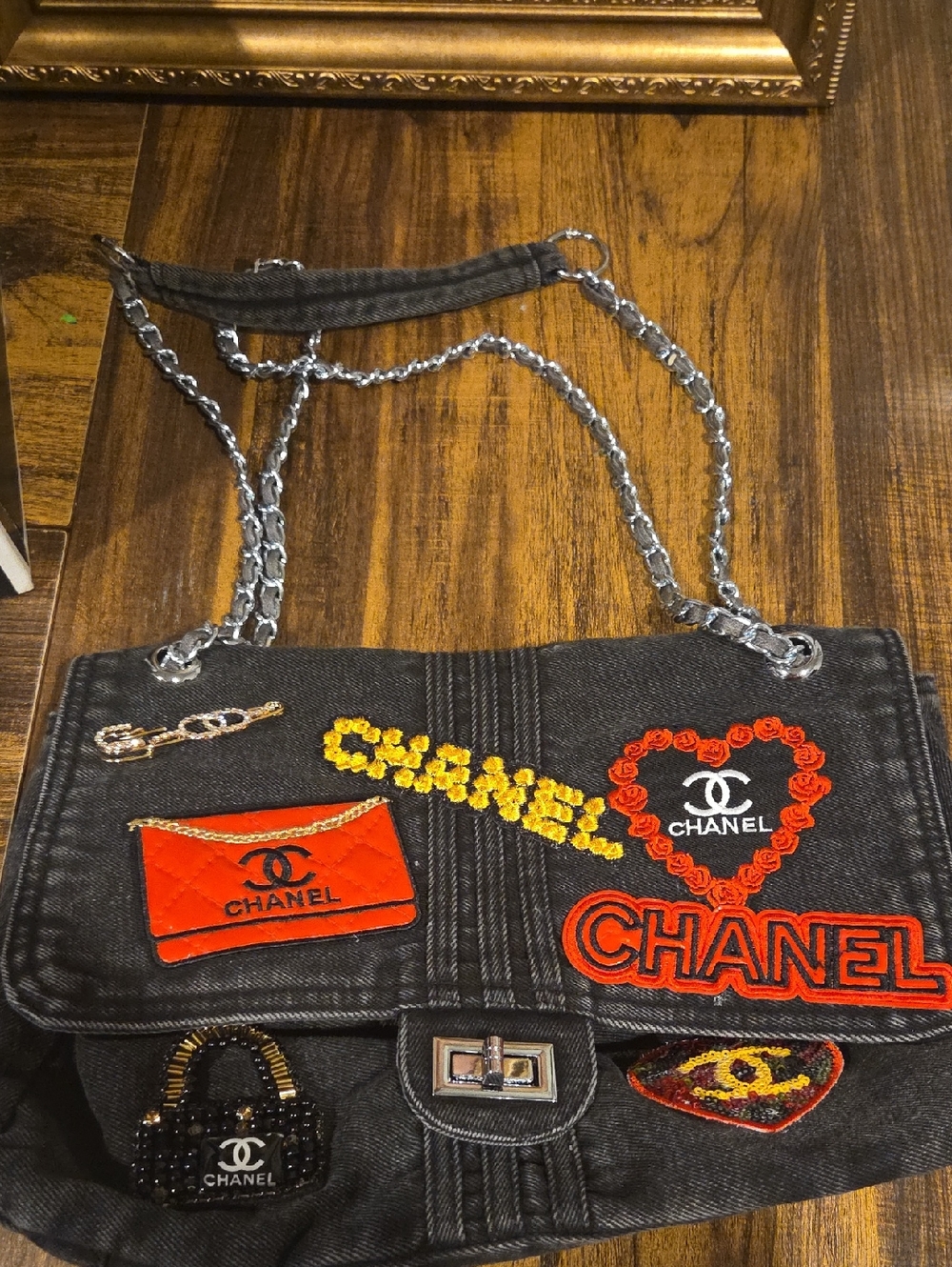 -Inspired Black Denim Junkit  Chain-Handle Shoulder Bag with Embroidered Patches